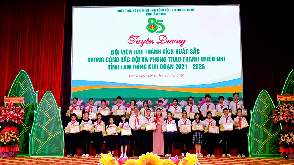 Tuyên dương 170 giáo viên Tổng phụ trách Đội và đội viên tiêu biểu