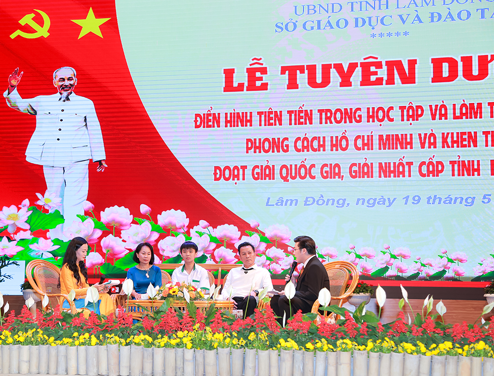 Cô giáo Nguyễn Thị Hương Giang: Học Bác từ chữ “Thương”, gieo khát vọng trên vùng đất khó