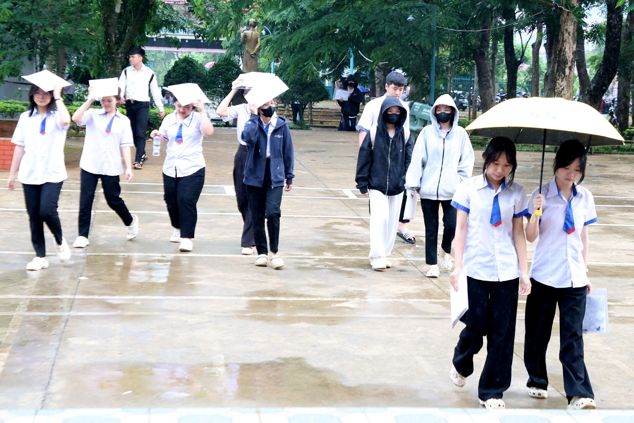 Hơn 41.000 thí sinh Lâm Đồng làm bài thi tốt nghiệp môn Ngữ văn