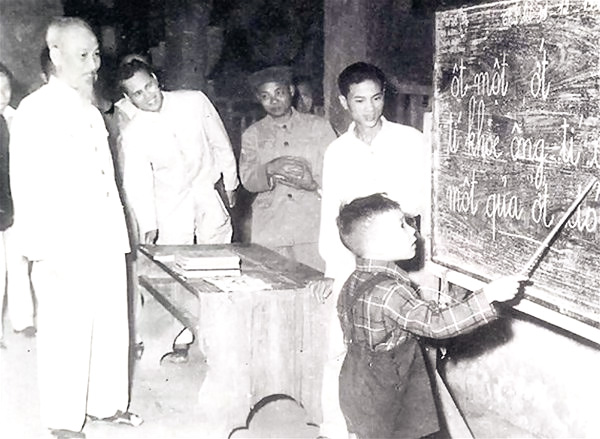 Phát triển đội ngũ nhà giáo theo tư tưởng Hồ Chí Minh
