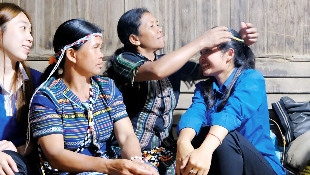 Thúc đẩy bình đẳng giới trong vùng đồng bào DTTS