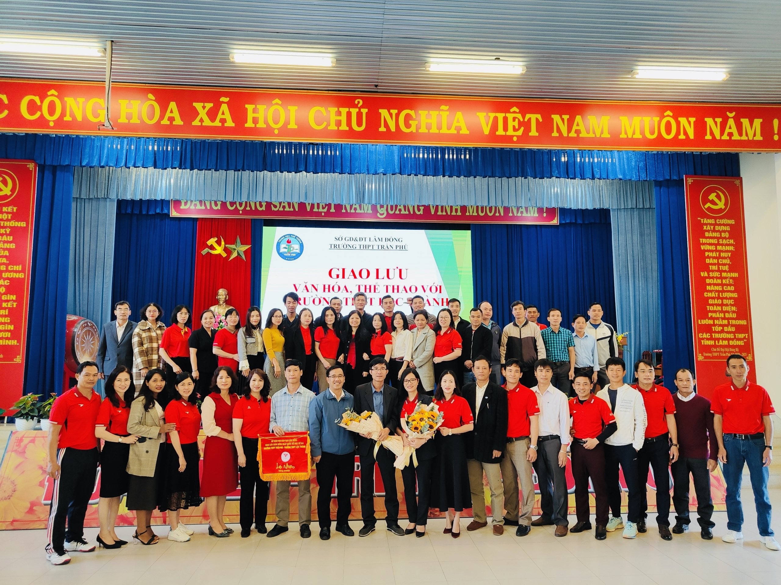 CHÀO MỪNG NGÀY QUỐC TẾ PHỤ NỮ 8/3: NHIỀU HOẠT ĐỘNG THIẾT THỰC VÀ Ý NGHĨA CHO NỮ ĐOÀN VIÊN, LAO ĐỘNG