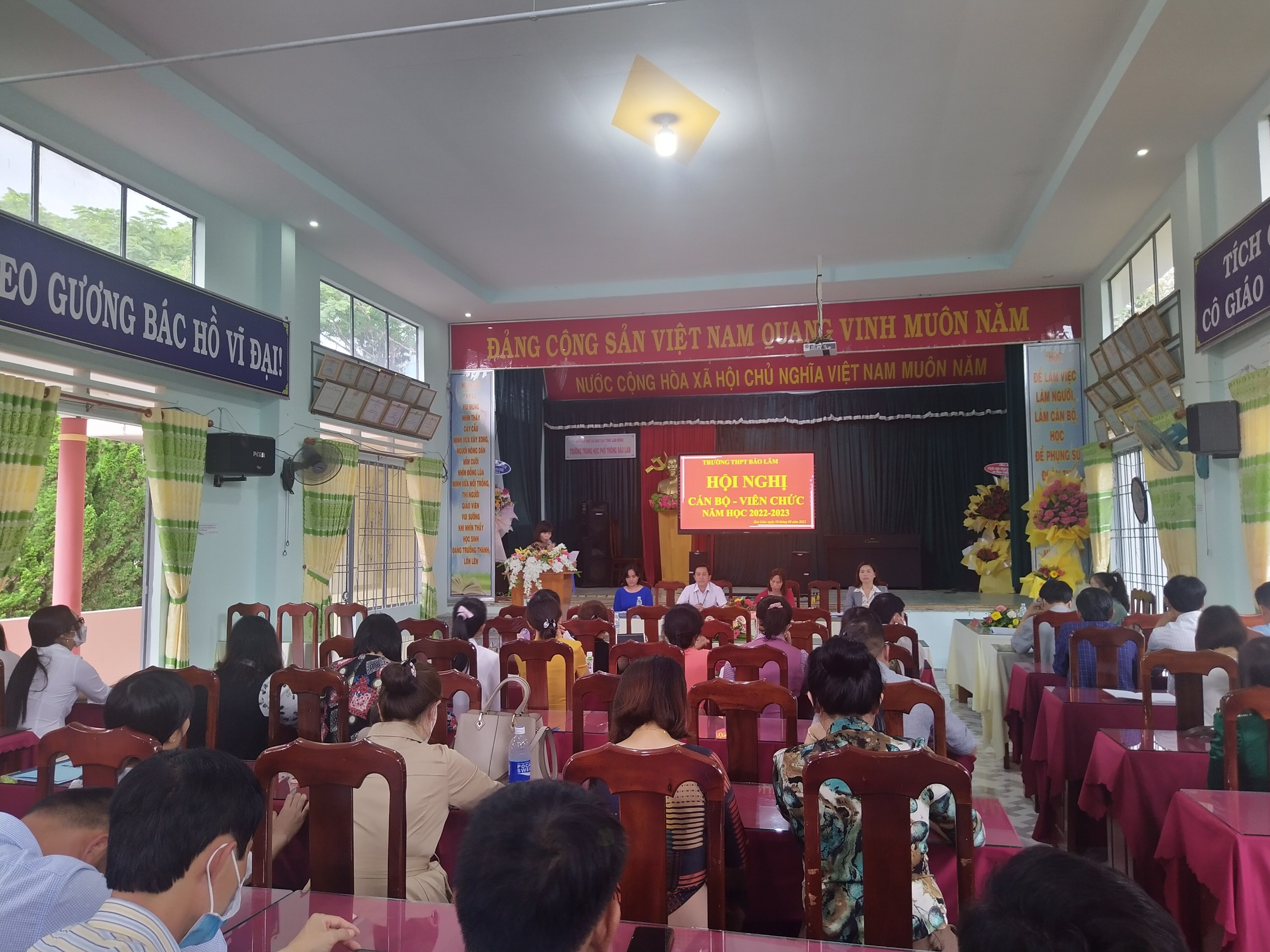 TRƯỜNG - CĐCS TRƯỜNG THPT BẢO LÂM TỔ CHỨC HỘI NGHỊ CB-VC NĂM HỌC 2022 - 2023