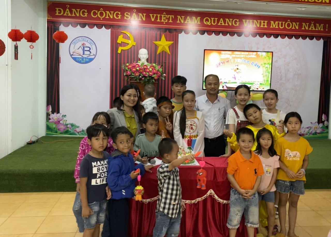 CÔNG ĐOÀN CƠ SỞ TRƯỜNG THCS & THPT LỘC BẮC  TỔ CHỨC CHƯƠNG TRÌNH VUI TẾT TRUNG THU CHO CON EM CÁN BỘ        CÔNG CHỨC, VIÊN CHỨC, NGƯỜI LAO ĐỘNG NĂM 2022