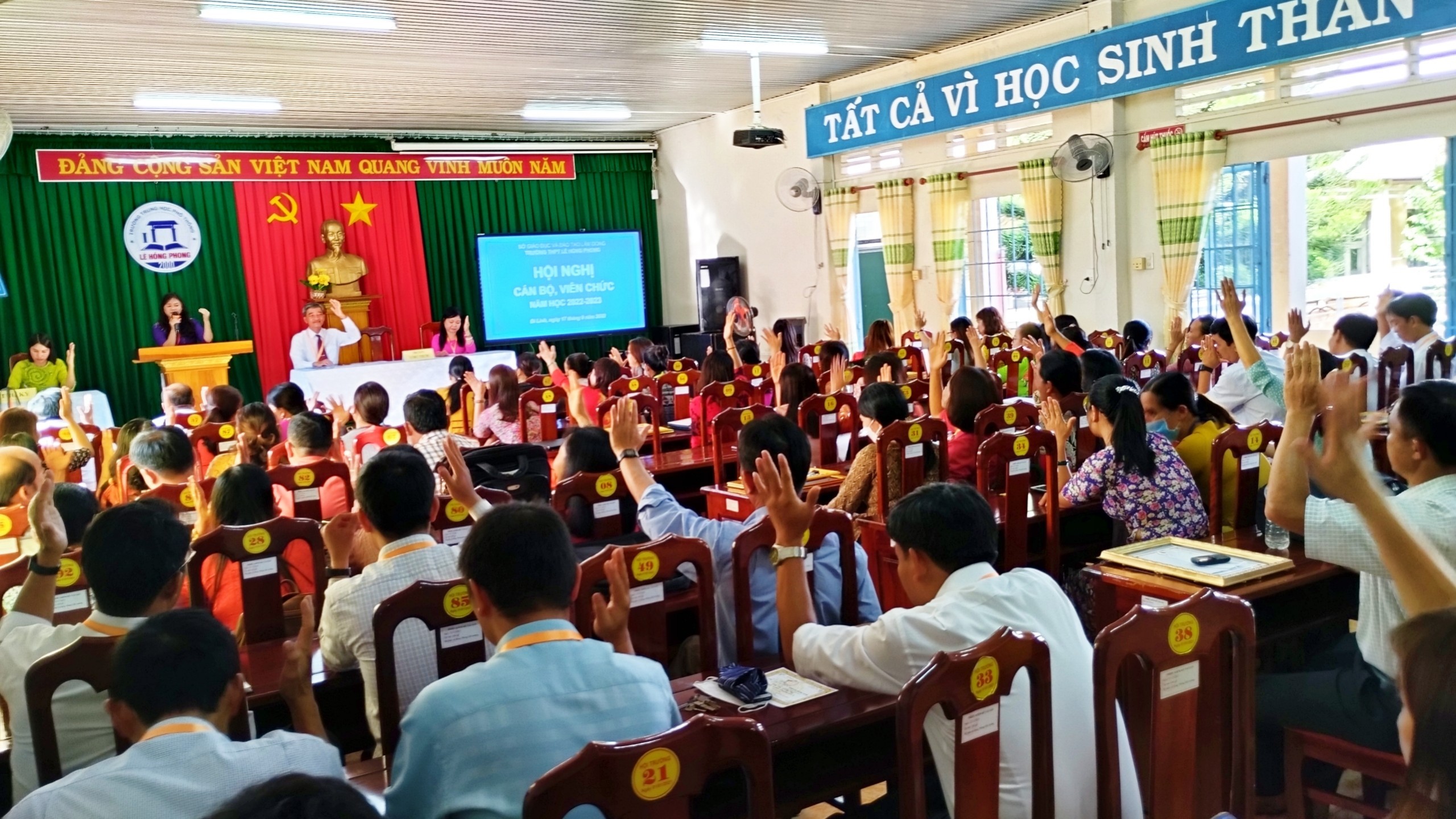 CÔNG ĐOÀN GIÁO DỤC LÂM ĐỒNG VỚI VIỆC PHÁT HUY DÂN CHỦ  Ở CƠ SỞ