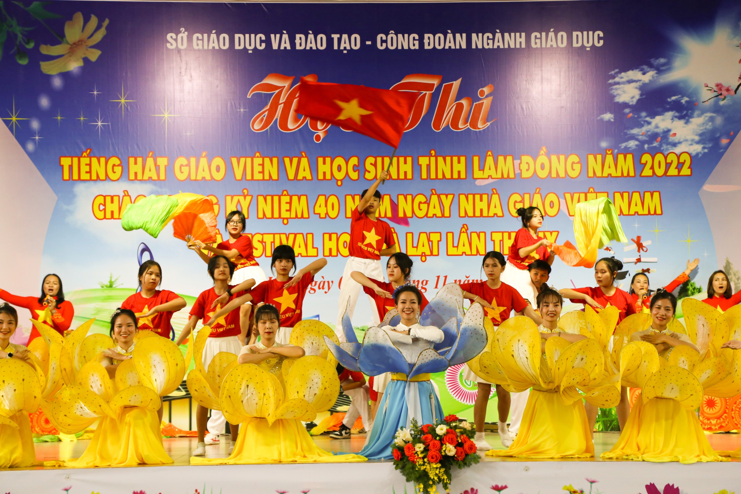 CÔNG ĐOÀN GIÁO DỤC LÂM ĐỒNG BẾ MẠC HỘI THI TIẾNG HÁT GIÁO VIÊN, HỌC SINH TỈNH LÂM ĐỒNG NĂM 2022 KHU VỰC PHÍA NAM