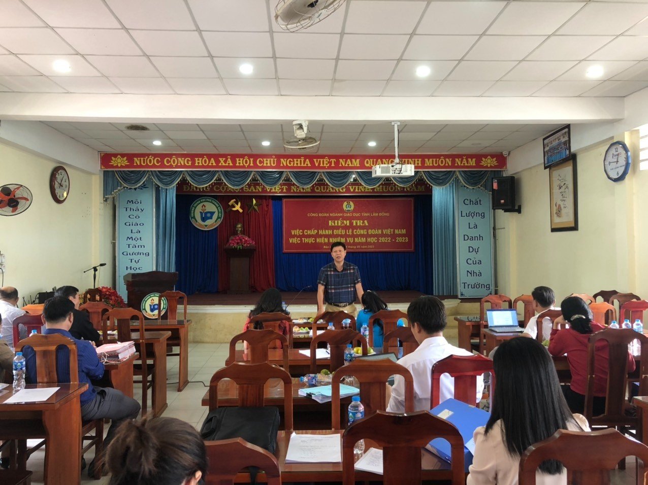 CÔNG ĐOÀN NGÀNH GIÁO DỤC LÂM ĐỒNG KIỂM TRA VIỆC CHẤP HÀNH ĐIỀU LỆ CÔNG ĐOÀN VÀ THỰC HIỆN NHIỆM VỤ NĂM HỌC 2022 - 2023 TRÊN ĐỊA BÀN BẢO LỘC, BẢO LÂM