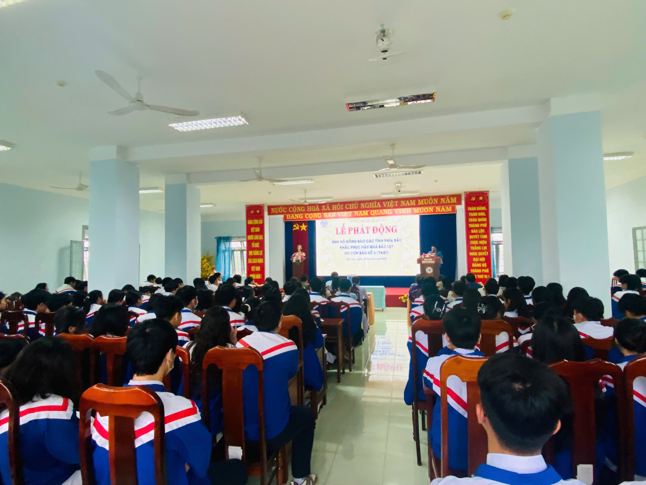 NGÀNH GIÁO DỤC LÂM ĐỒNG CHUNG TAY ỦNG HỘ ĐỒNG BÀO MIỀN BẮC KHẮC PHỤC HẬU QUẢ CƠN BÃO SỐ 3