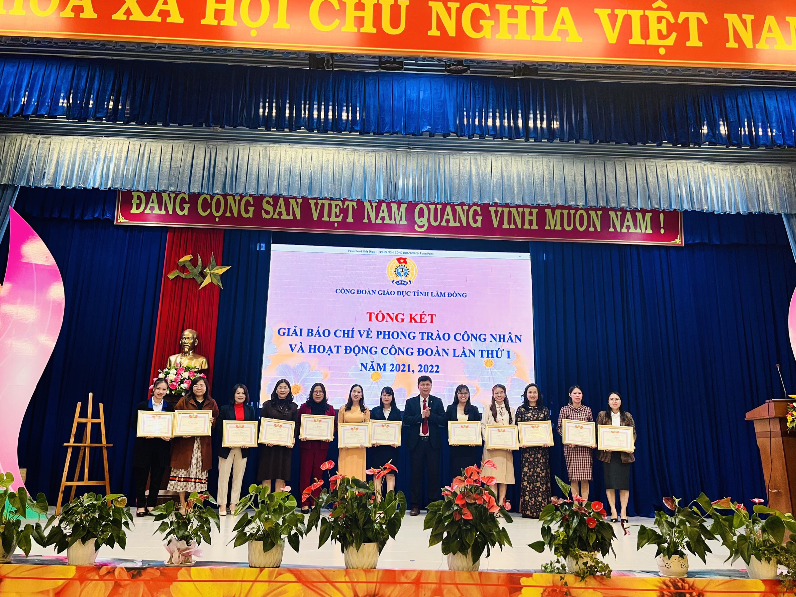 Công đoàn ngành Giáo dục với Giải Báo chí về Phong trào công nhân và Hoạt động Công đoàn - Nguồn http://www.baolamdong.vn