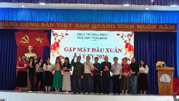 Trường THPT Nguyễn Thái Bình rộn ràng đón “Tết sum vầy - Xuân ơn Đảng”