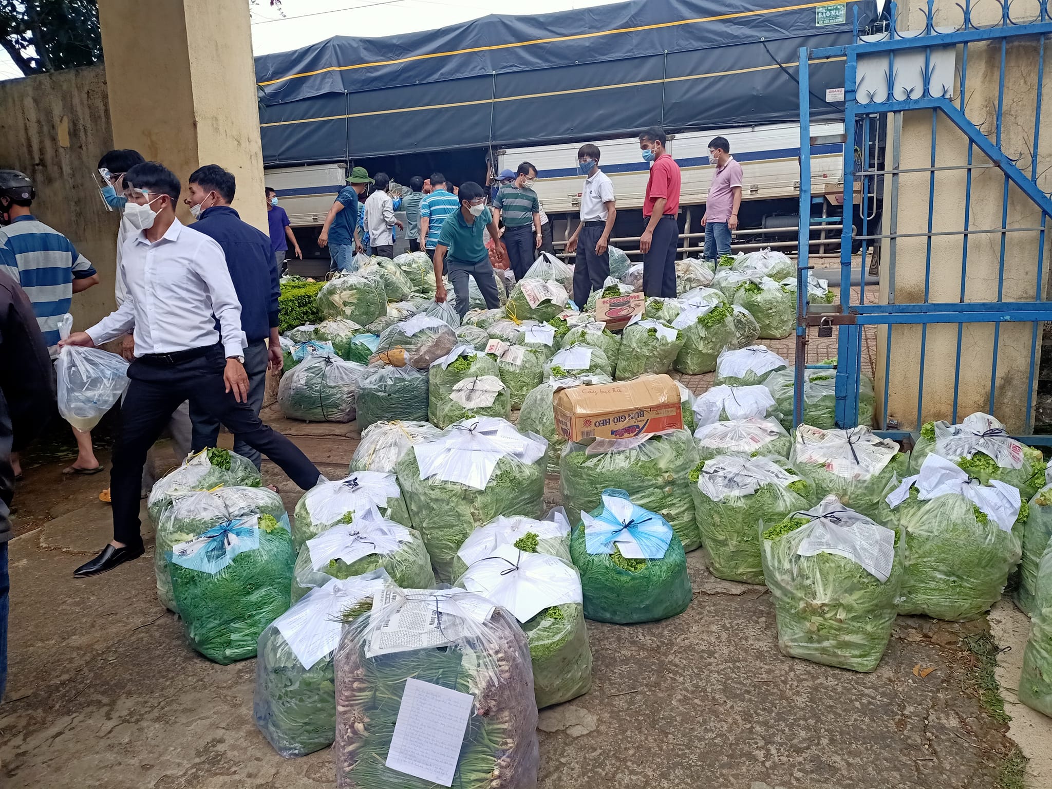 Chung tay đẩy lùi dịch bệnh của các công đoàn Trường THPT trên địa bàn huyện Đức Trong và Đơn Dương