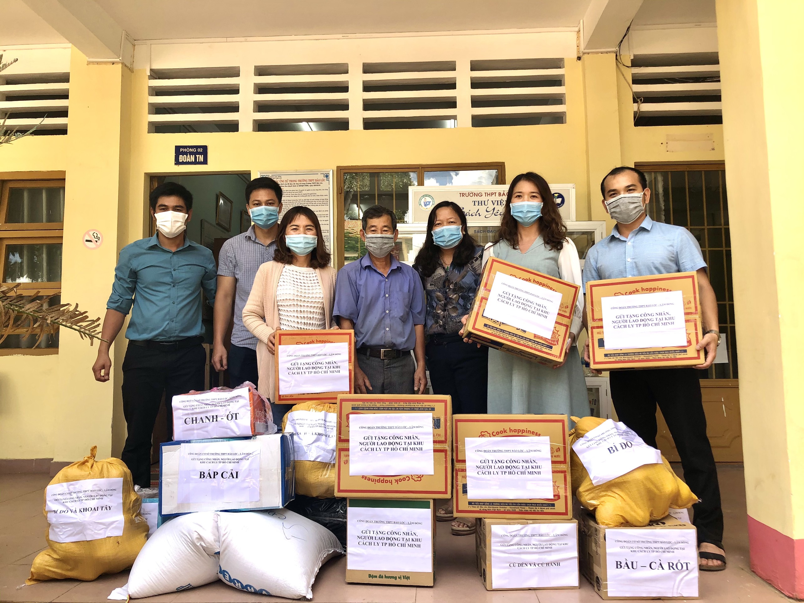 CÔNG ĐOÀN THPT BẢO LỘC  ĐỒNG HÀNH CÙNG “CHUYẾN XE YÊU THƯƠNG”