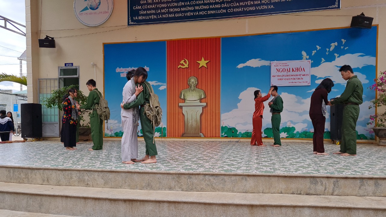 TRƯỜNG THPT CHU VĂN AN CHÀO MỪNG NGÀY THÀNH LẬP QUÂN ĐỘI NHÂN DÂN VIỆT NAM VÀ NGÀY HỘI QUỐC PHÒNG TOÀN DÂN 22.12 