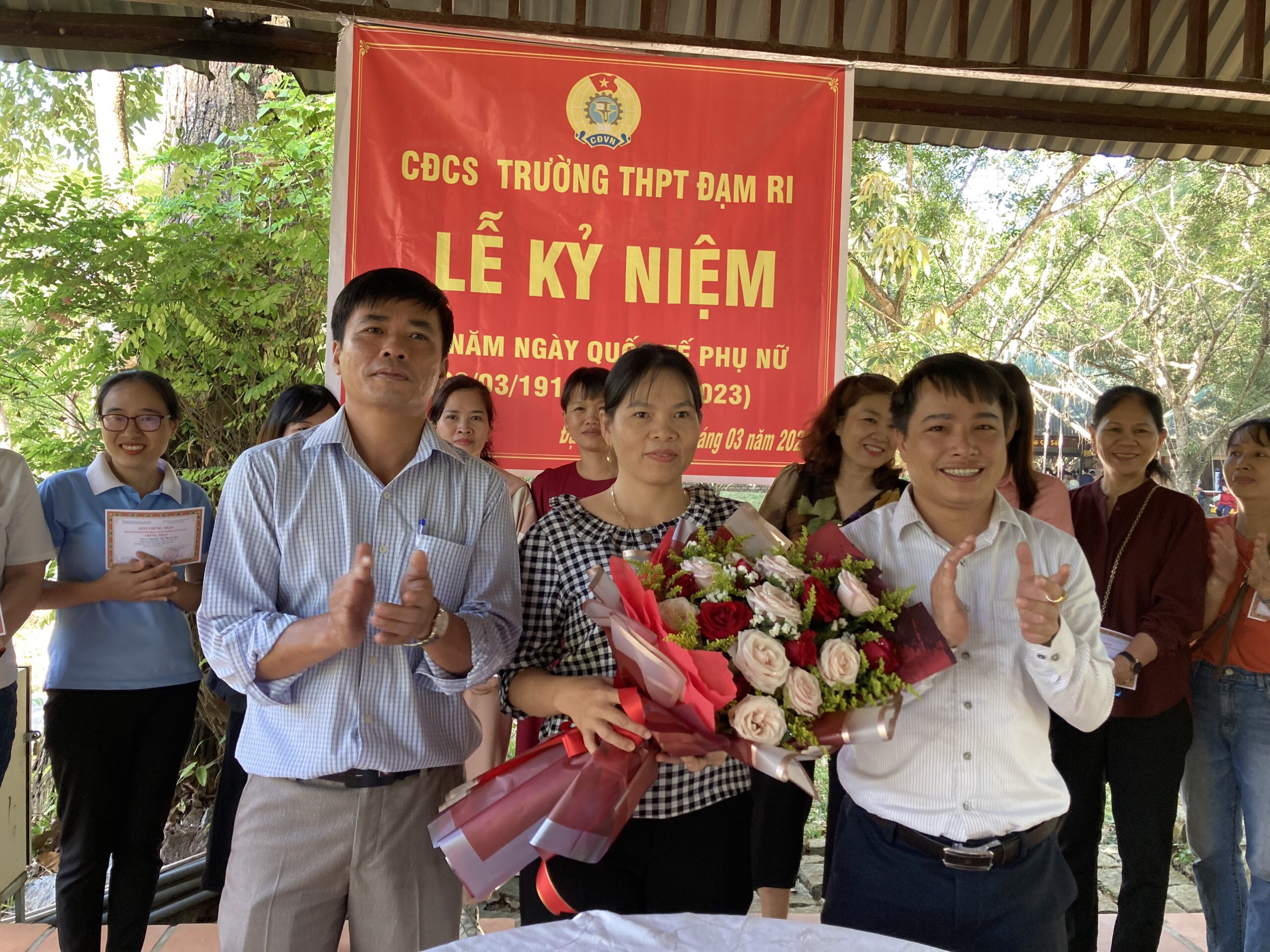 SÔI NỔI CÁC HOẠT ĐỘNG CHÀO MỪNG KỶ NIỆM 113 NĂM  NGÀY QUỐC TẾ PHỤ NỮ 8/3 TẠI TRƯỜNG THPT THỊ TRẤN ĐẠM RI