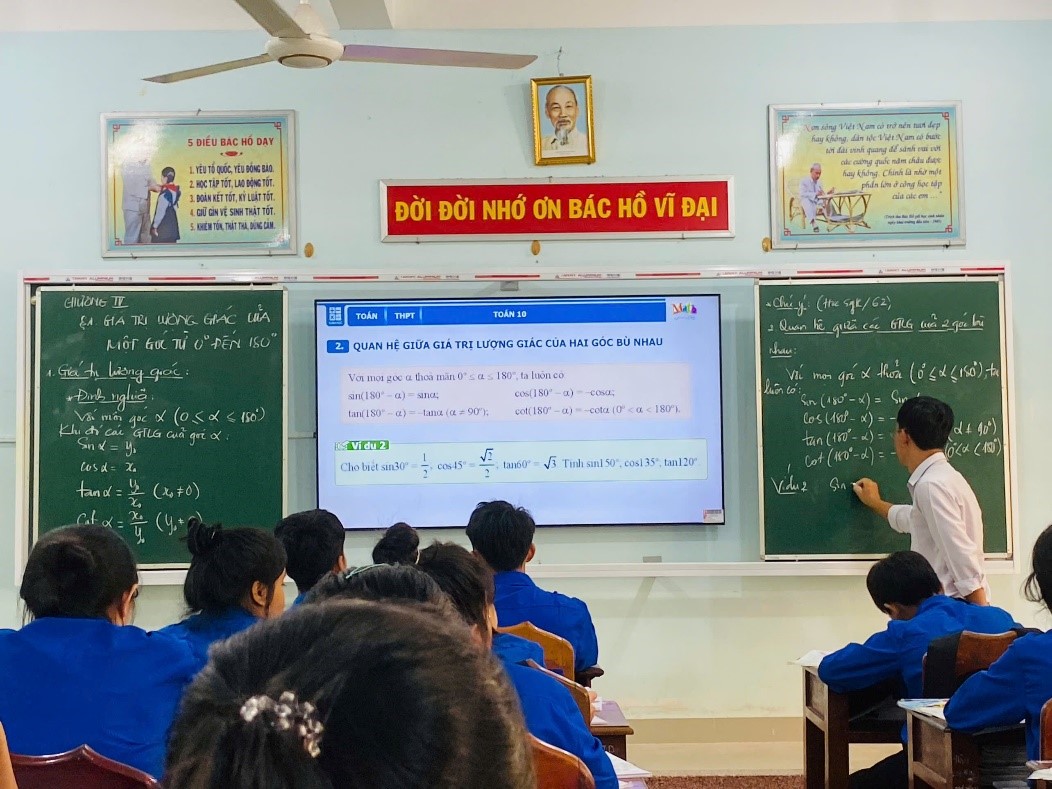 NHỮNG HOẠT ĐỘNG SÔI NỔI CỦA CĐCS TRƯỜNG PTDTNT THCS&THPT LIÊN HUYỆN PHÍA NAM CHÀO MỪNG 42 NĂM NGÀY NHÀ GIÁO VIỆT NAM 20/11