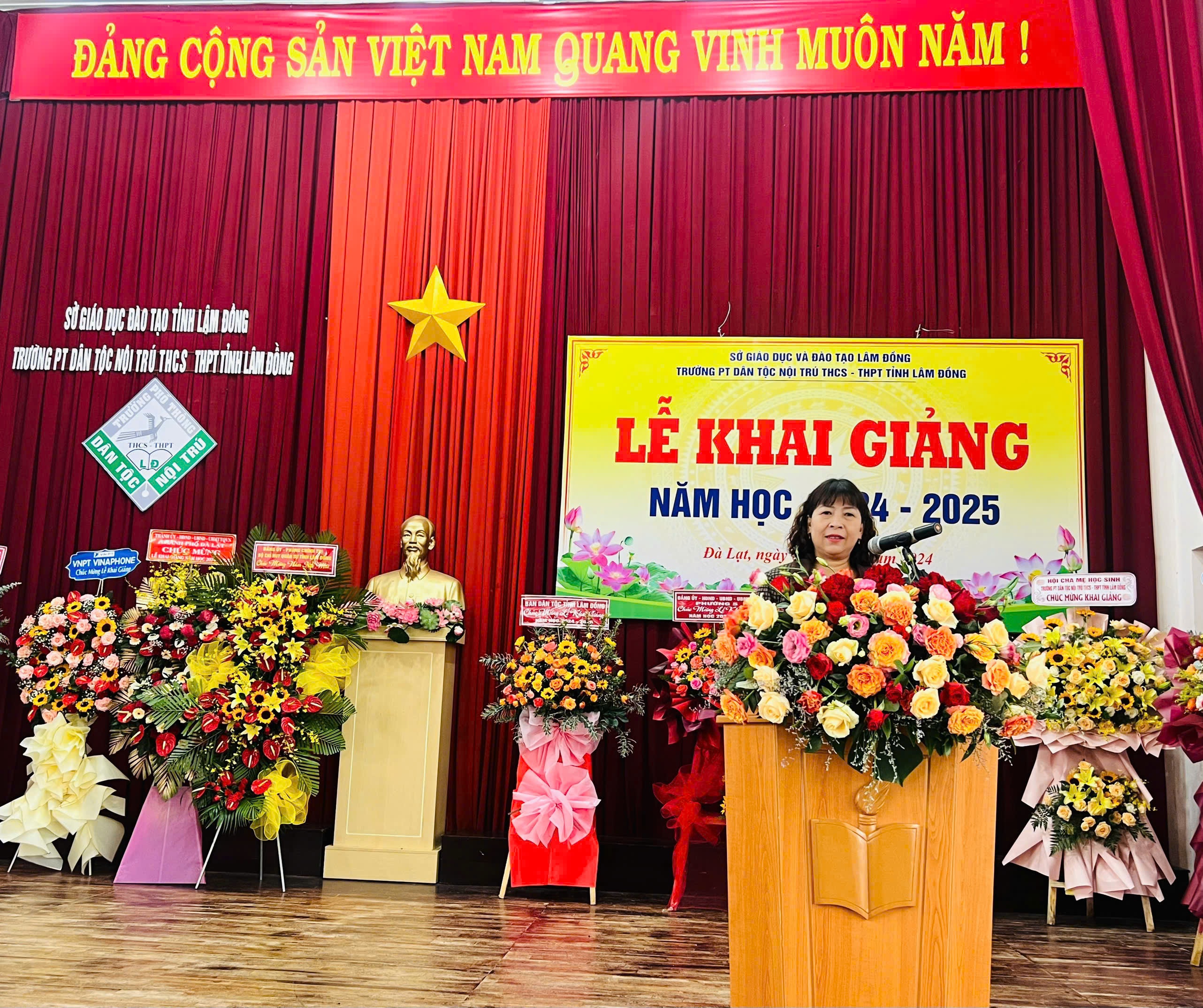 TRƯỜNG PTDTNT THCS-THPT TỈNH LÂM ĐỒNG TƯNG BỪNG TỔ CHỨC LỄ KHAI GIẢNG NĂM HỌC 2024-2025