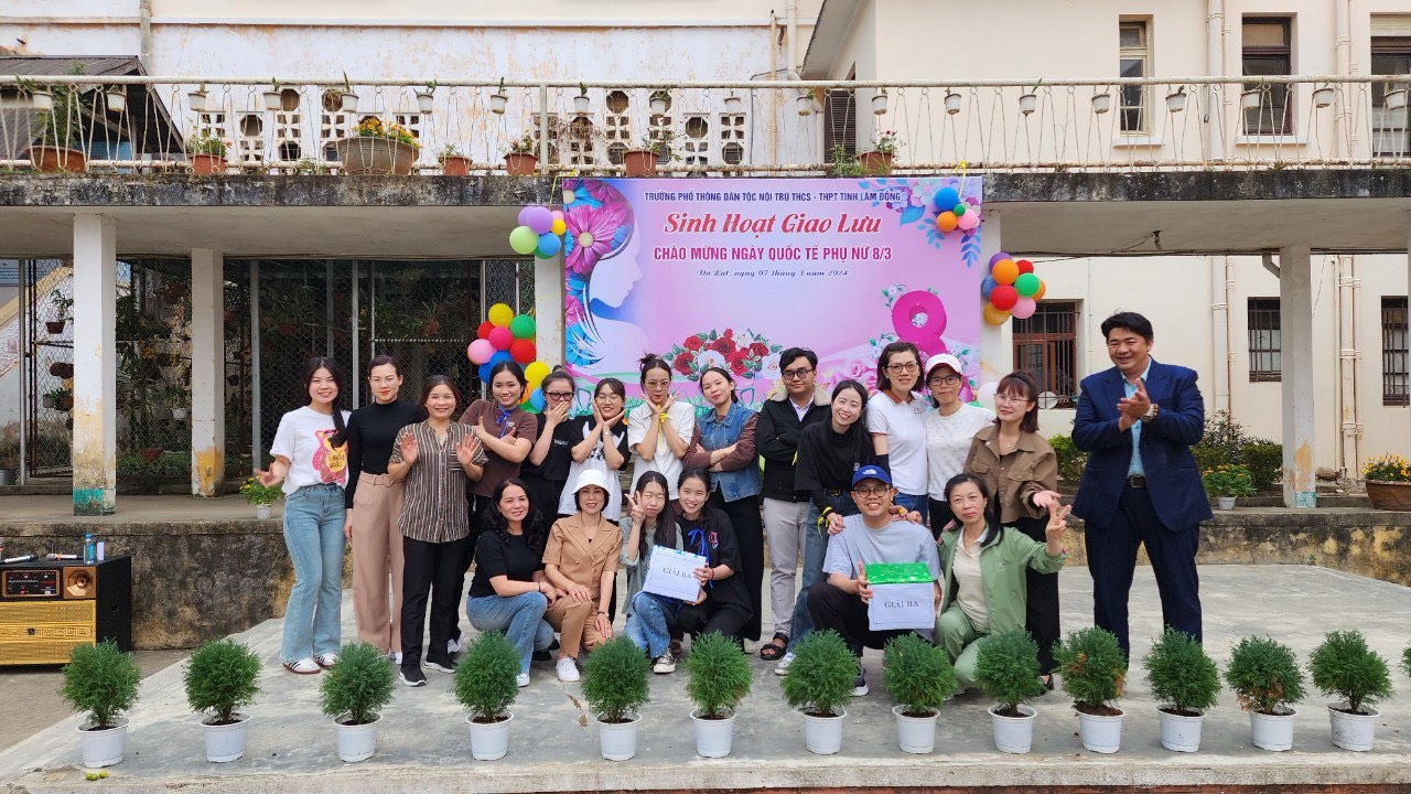 TRƯỜNG PT DÂN TỘC NỘI TRÚ TỈNH VỚI HOẠT ĐỘNG KỶ NIỆM NGÀY QUỐC TẾ PHỤ NỮ