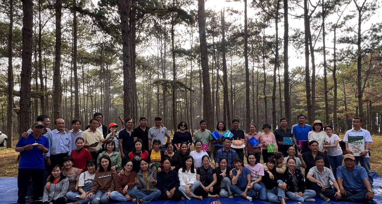 CÔNG ĐOÀN CƠ SỞ TRƯỜNG THPT HÙNG VƯƠNG TỔ CHỨC KỈ NIỆM 113 NĂM NGÀY QUỐC TẾ PHỤ NỮ  và HƯỞNG ỨNG “TUẦN LỄ ÁO DÀI” NĂM 2023. 