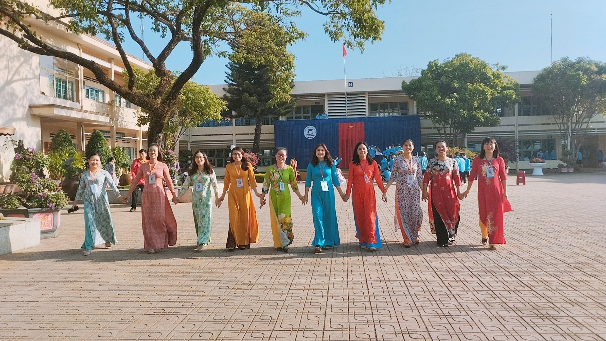 Công Đoàn THPT Lê Hồng Phong với những hoạt động vui vẻ kỷ niệm ngày Quốc tế Phụ Nữ 8/3