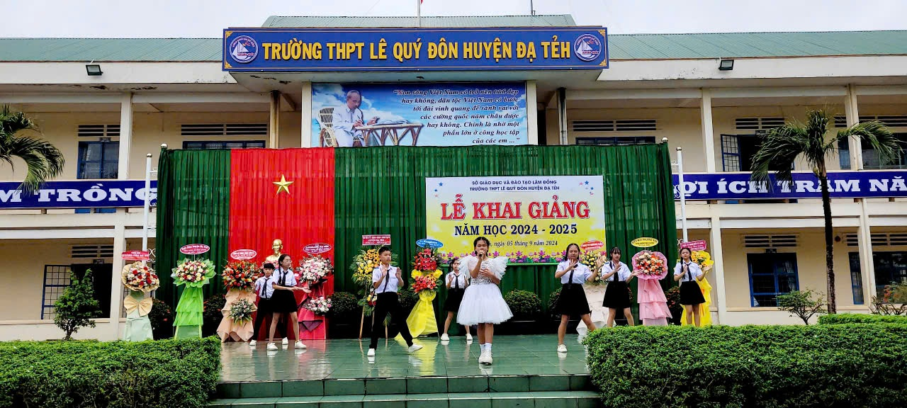 TRƯỜNG THPT LÊ QUÝ ĐÔN LONG TRỌNG TỔ CHỨC  LỄ KHAI GIẢNG NĂM HỌC 2024-2025