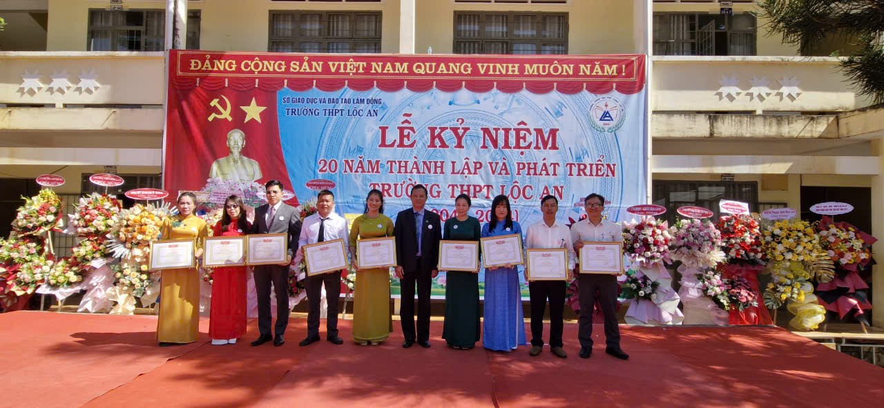 DẤU ẤN 20 NĂM CỦA MỘT NGÔI TRƯỜNG HUYỆN