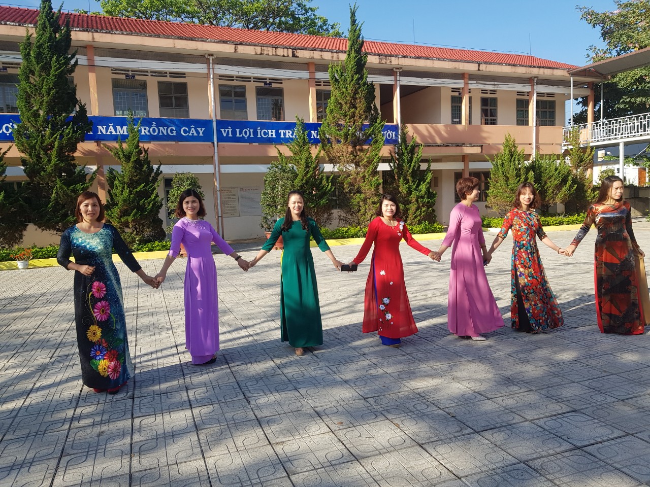 HOẠT ĐỘNG CHÀO MỪNG NGÀY QUỐC TẾ PHỤ NỮ 8/3  Năm học 2020-2021