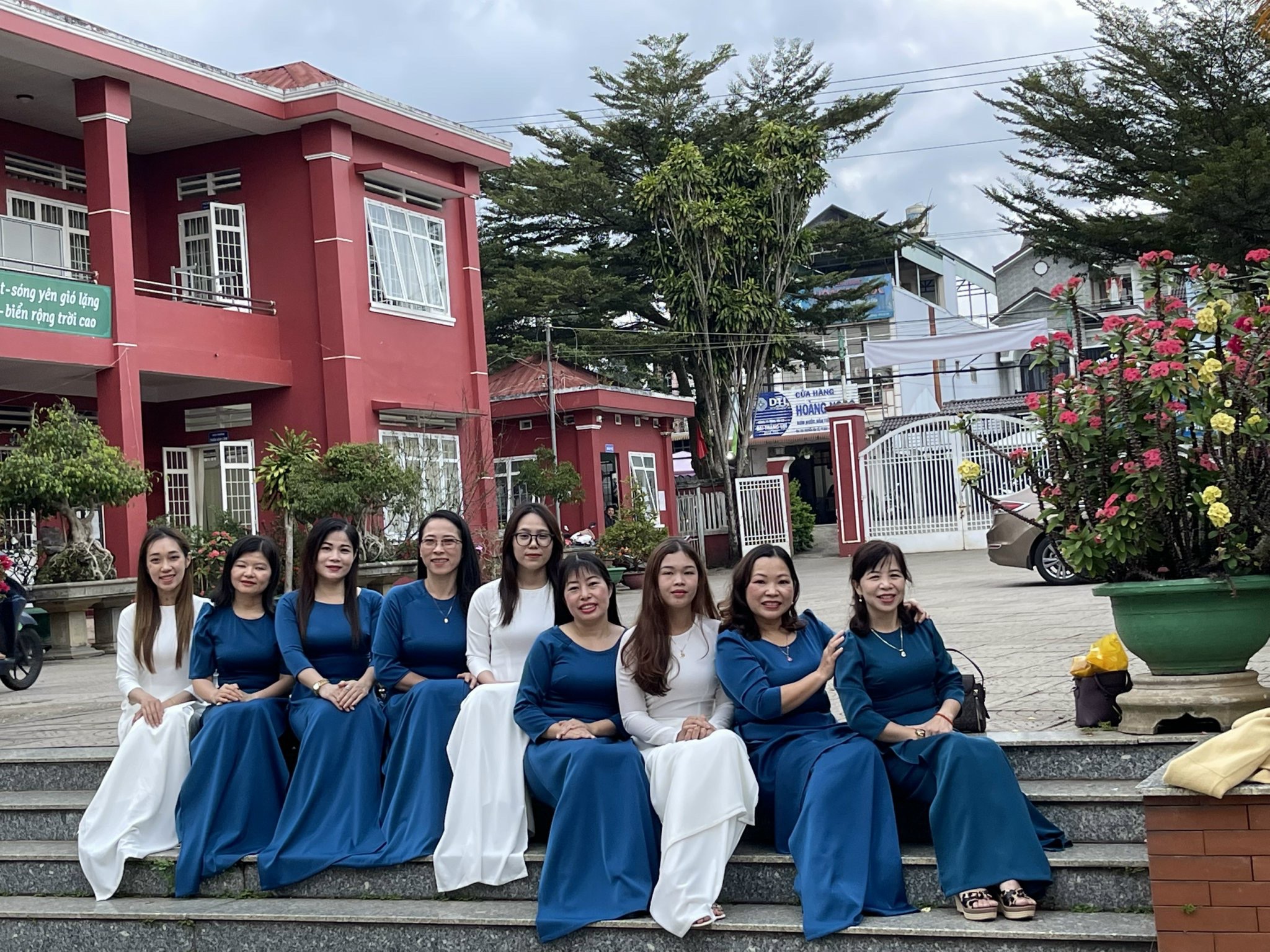 NỮ CÔNG ĐOÀN VIÊN THPT LỘC PHÁT VỚI CÁC PHONG TRÀO THI ĐUA THIẾT THỰC CHÀO MỪNG KỶ NIỆM NGÀY QUỐC TẾ PHỤ NỮ 8-3