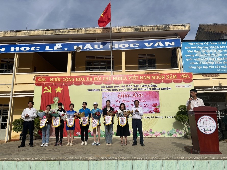 CÔNG ĐOÀN TRƯỜNG THPT NGUYỄN BỈNH KHIÊM VỚI CHUỖI HOẠT ĐỘNG CHÀO MỪNG KỶ NIỆM NGÀY QUỐC TẾ PHỤ NỮ 8/3