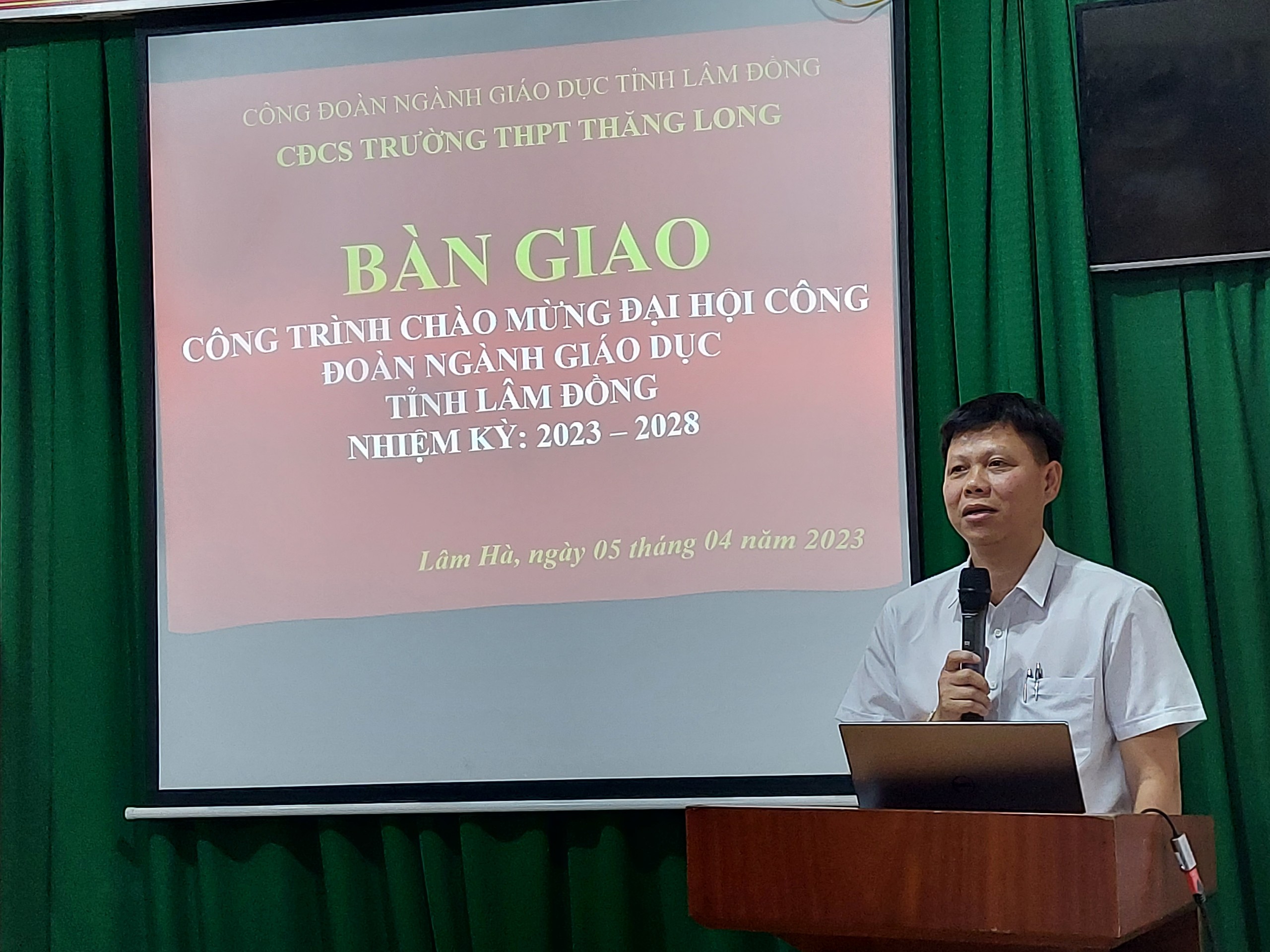 BÀN GIAO CÔNG TRÌNH “SỬA CHỮA NHÀ CÔNG VỤ” TẠI TRƯỜNG THPT THĂNG LONG - HUYỆN LÂM HÀ