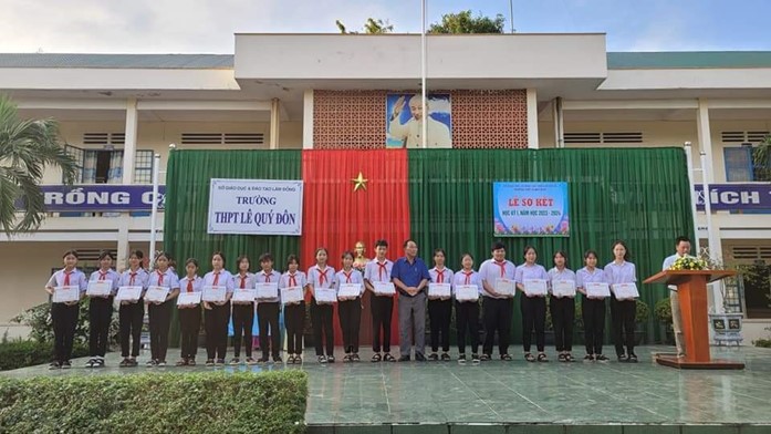 LỄ SƠ KẾT HỌC KÌ I TRƯỜNG THPT LÊ QUÝ ĐÔN  NĂM HỌC 2023- 2024