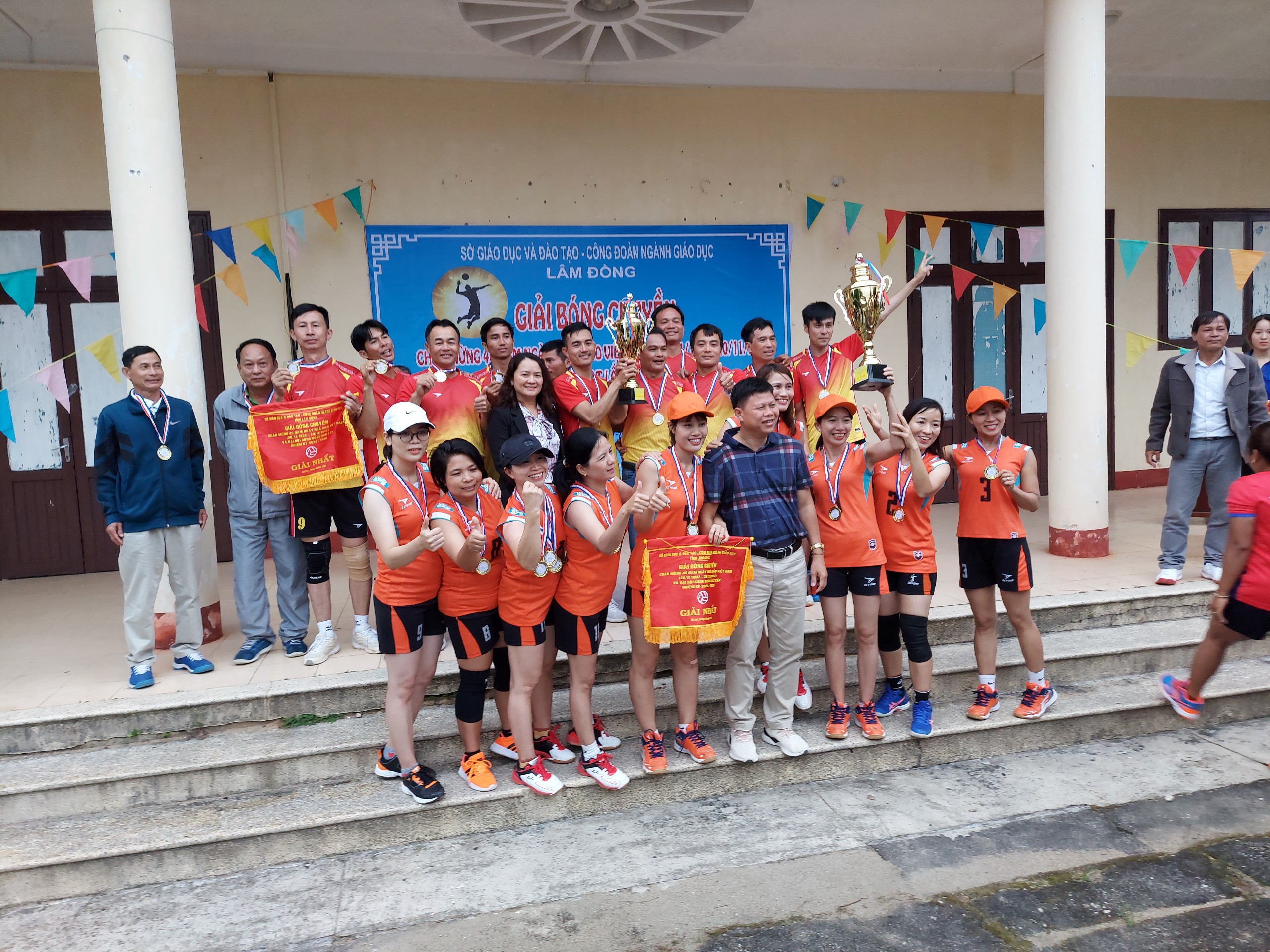 KẾT THÚC GIẢI BÓNG CHUYỀN TRUYỀN THỐNG CÔNG ĐOÀN NGÀNH GIÁO DỤC LÂM ĐỒNG NĂM 2022
