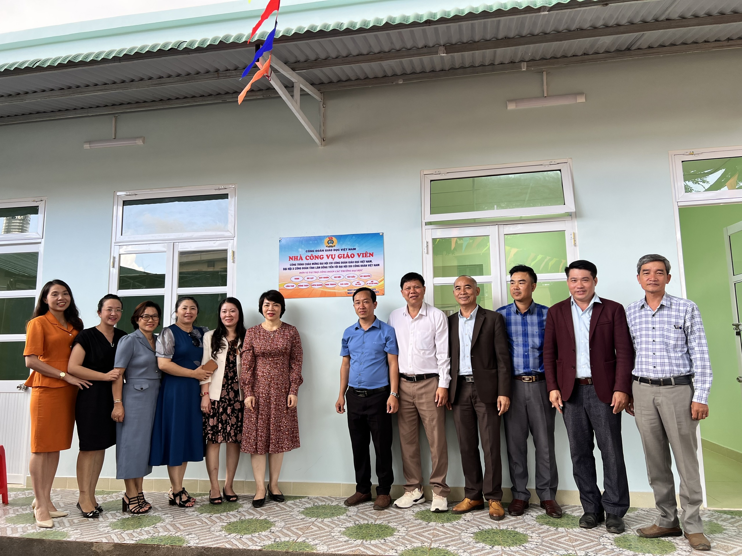 LỄ KHÁNH THÀNH VÀ BÀN GIAO CÔNG TRÌNH NHÀ CÔNG VỤ   GIÁO VIÊN, TRƯỜNG TH&THCS ĐINH TRANG THƯỢNG, HUYỆN DI LINH