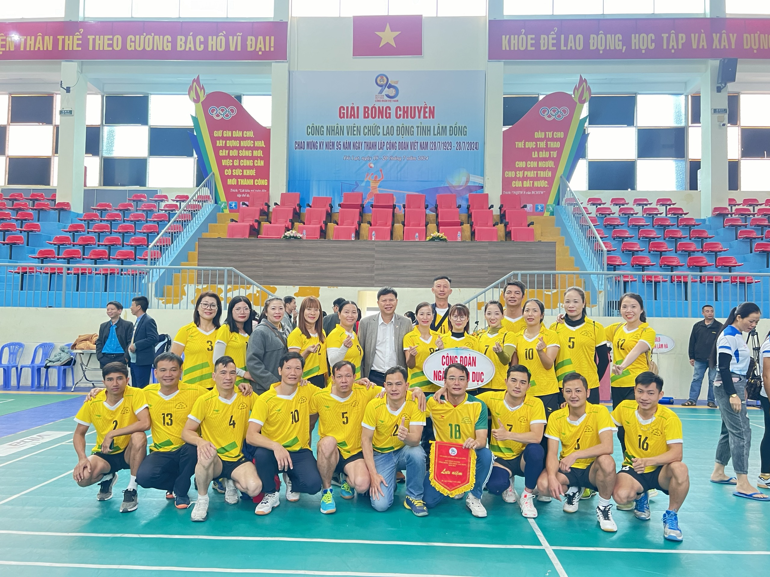 Công đoàn ngành giáo dục tham gia giải Bóng chuyền Công nhân Viên chức Lao động tỉnh Lâm Đồng năm 2024