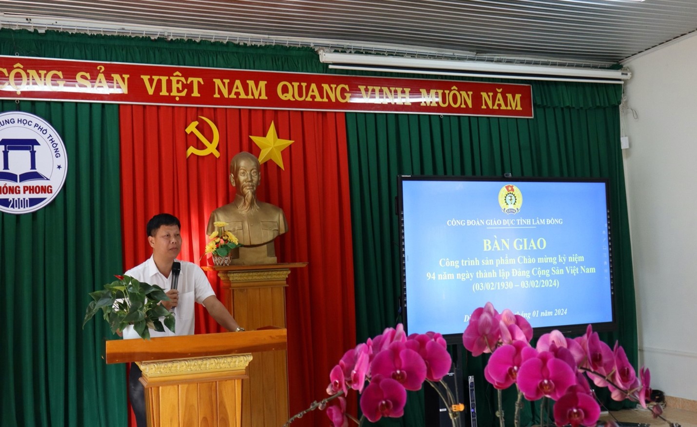 BÀN GIAO CÔNG TRÌNH SỬA CHỮA NHÀ CÔNG VỤ CHÀO MỪNG 94 NĂM NGÀY THÀNH LẬP ĐẢNG CỘNG SẢN VIỆT NAM TẠI TRƯỜNG THPT LÊ HỒNG PHONG