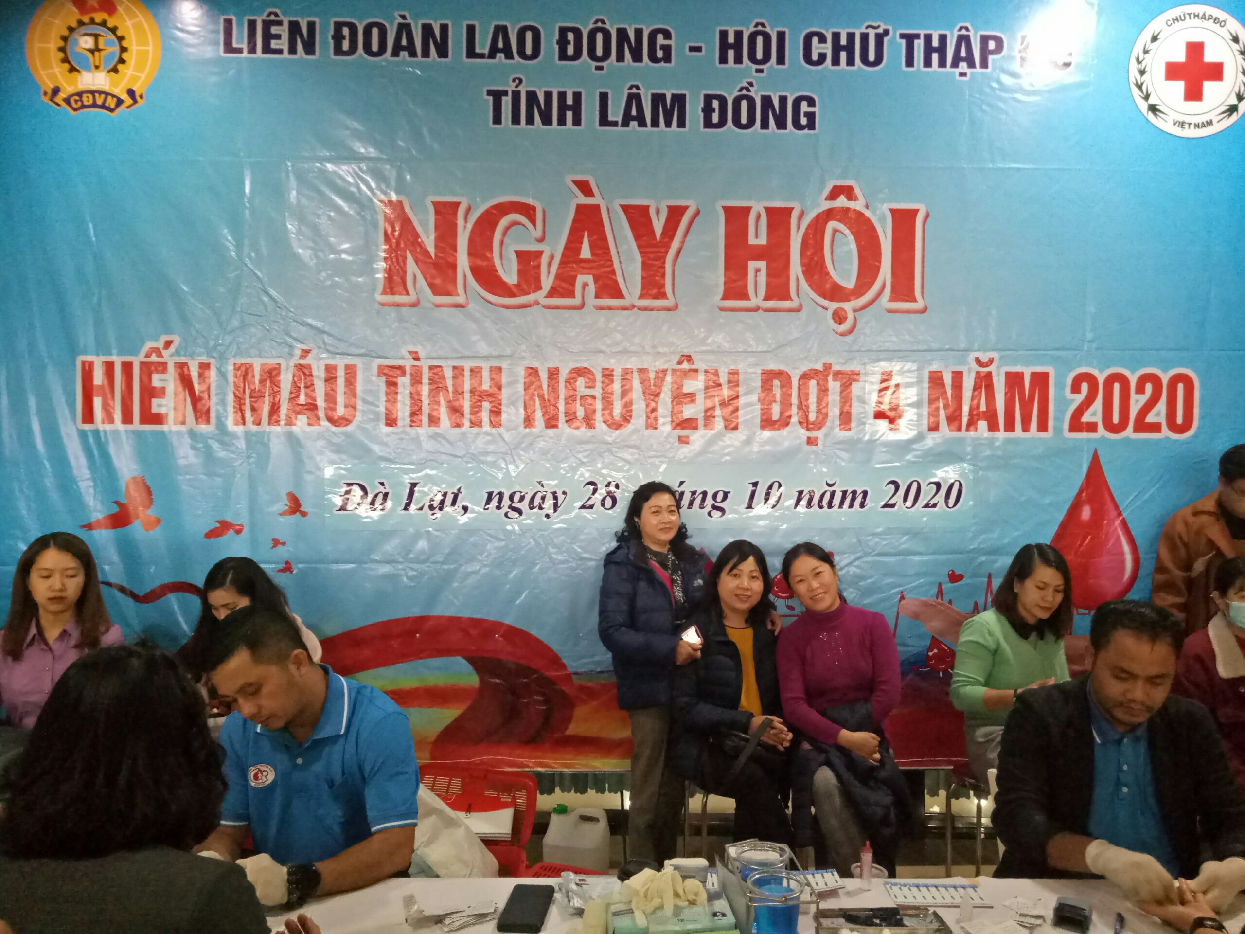 CÁN BỘ NHÀ GIÁO NGƯỜI LAO ĐỘNG TRỰC THUỘC CÔNG ĐOÀN NGÀNH GIÁO DỤC TỈNH LÂM ĐỒNG THAM GIA HIẾN MÁU NHÂN ĐẠO NĂM 2020