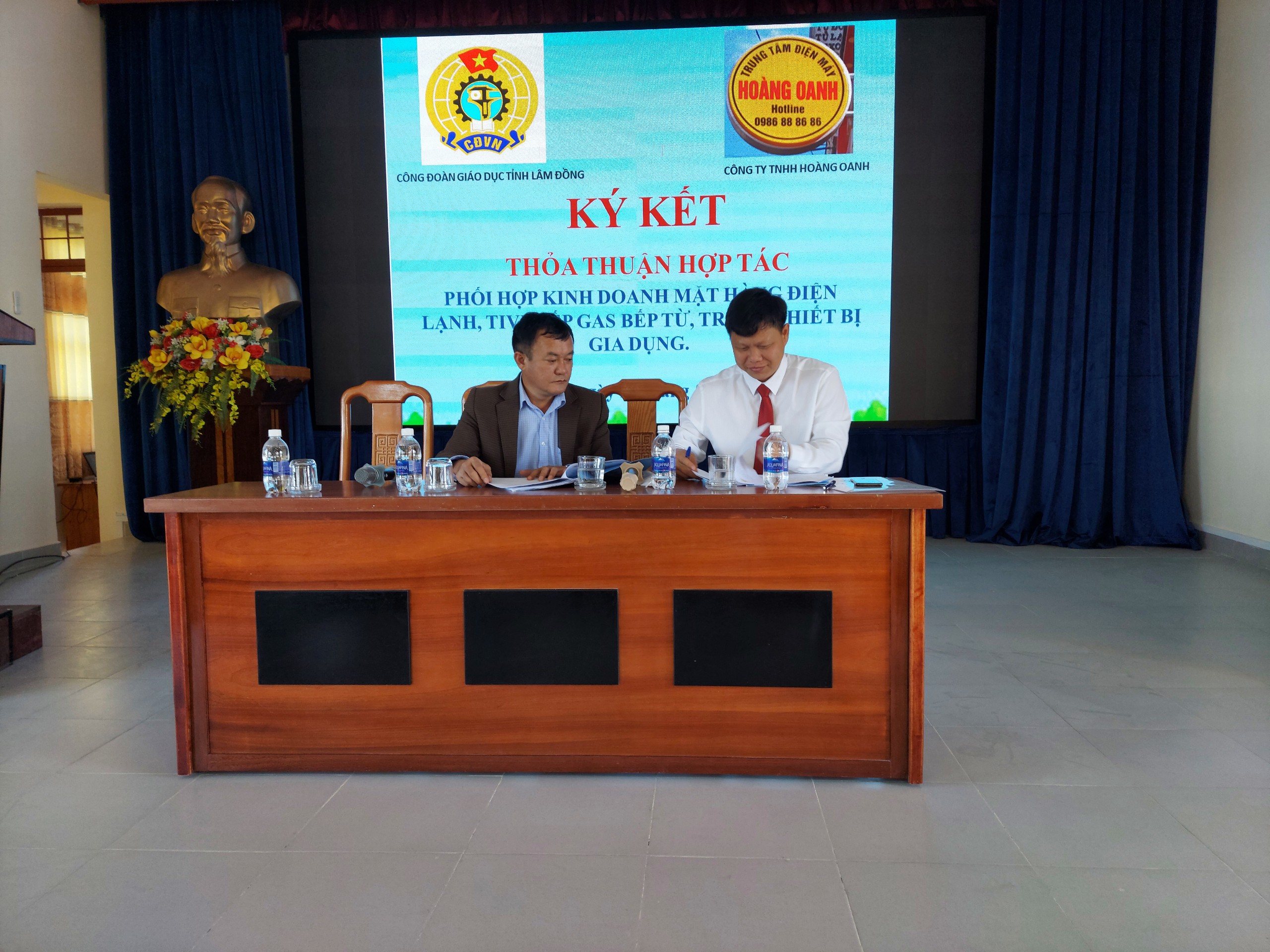 KÝ KẾT THỎA THUẬN HỢP TÁC