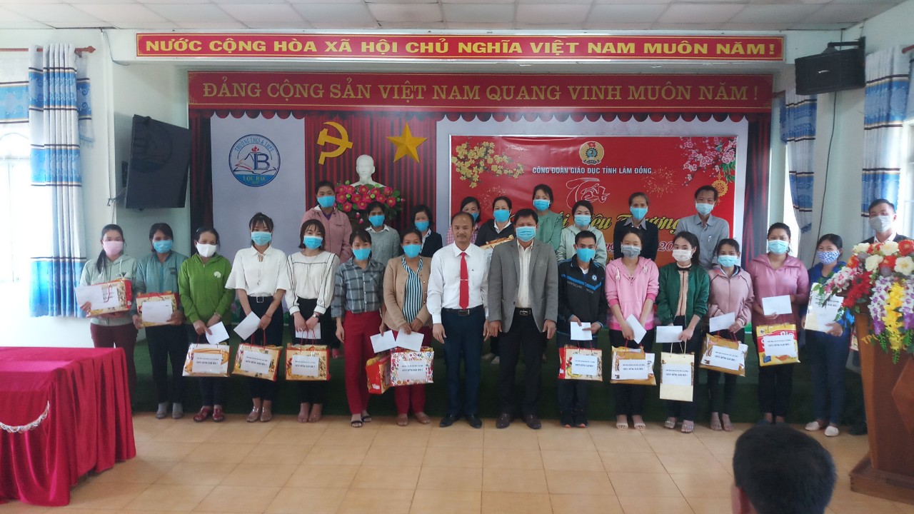  “TẾT KẾT NỐI YÊU THƯƠNG”- XUÂN TÂN SỬU 2021