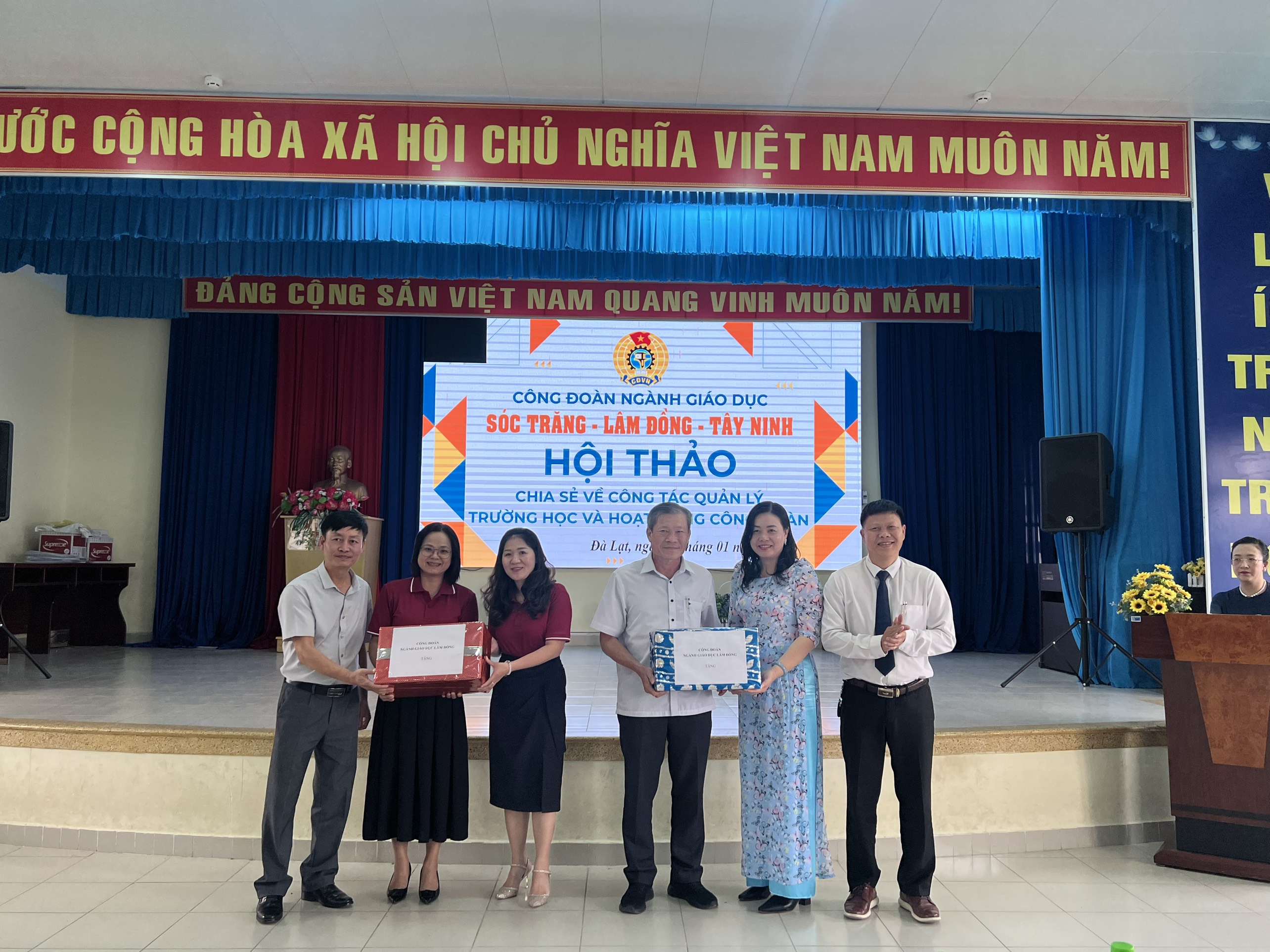 HỘI THẢO CHIA SẺ CÔNG TÁC QUẢN LÝ TRƯỜNG HỌC VÀ HOẠT ĐỘNG CÔNG ĐOÀN GIỮA CÔNG ĐOÀN NGÀNH GIÁO DỤC BA TỈNH: TÂY NINH – SÓC TRĂNG - LÂM ĐỒNG