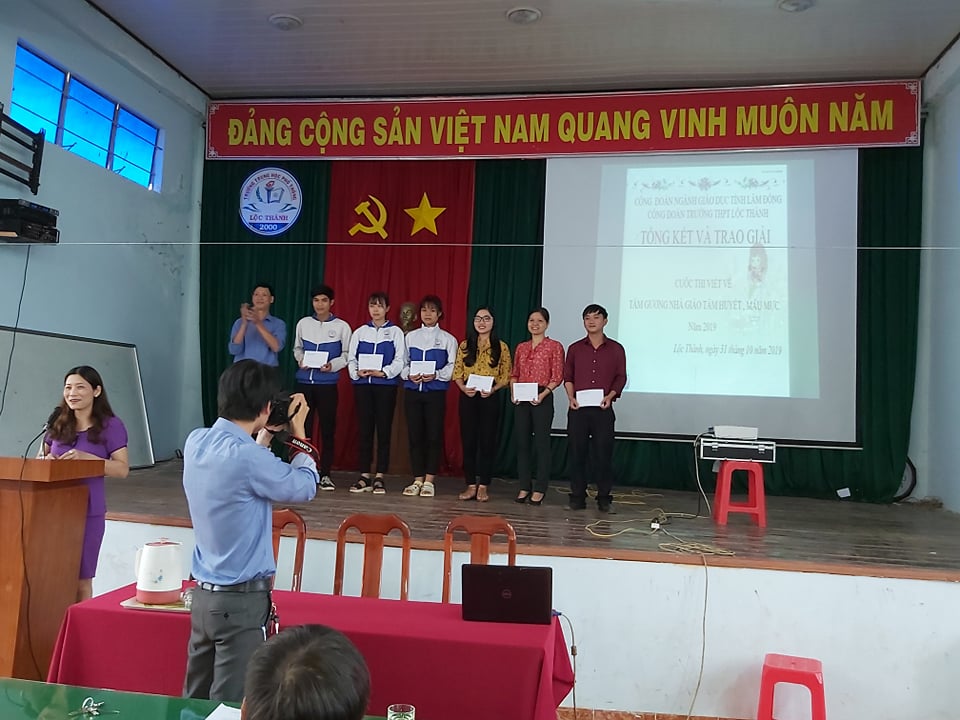 Hưởng ứng tham gia Cuộc thi viết về “Tấm gương nhà giáo tâm huyết, mẫu mực”.