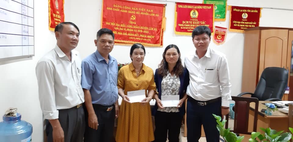 Quan tâm chia sẻ cùng đội ngũ cán bộ, nhà giáo, người lao động trong ngành