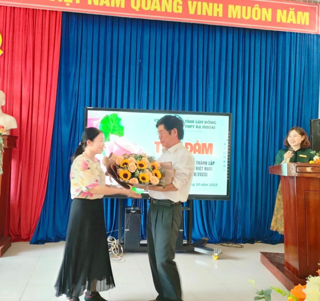 CĐCS TRƯỜNG THPT ĐẠ HUOAI TỔ CHỨC CÁC HOẠT ĐỘNG KỶ NIỆM 93 NĂM NGÀY THÀNH LẬP HỘI LIÊN HIỆP PHỤ NỮ VIỆT NAM (20/10/1930-20/10/2023)