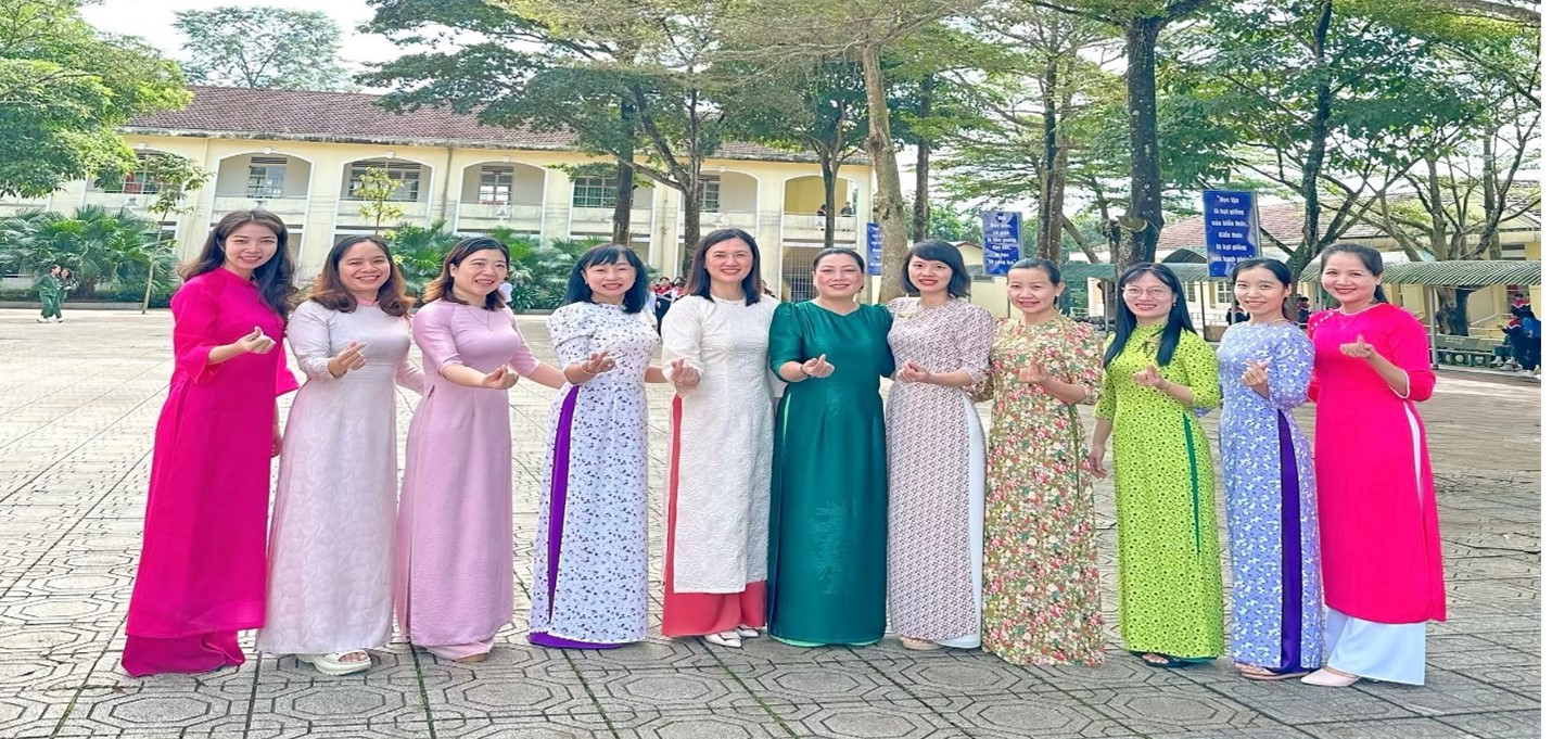 CĐCS TRƯỜNG THPT NGUYỄN TRI PHƯƠNG CHÀO MỪNG KỶ NIỆM 94 NĂM NGÀY THÀNH LẬP HỘI LIÊN HIỆP PHỤ NỮ VIỆT NAM