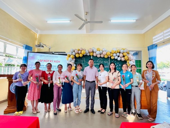 CÔNG ĐOÀN TRƯỜNG THPT TRƯỜNG CHINH TỔ CHỨC GẶP MẶT KỶ NIỆM 93 NĂM NGÀY THÀNH LẬP HỘI PHỤ NỮ VIỆT NAM