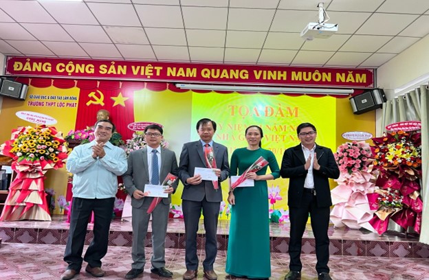 THIẾT THỰC TỔ CHỨC CÁC HOẠT ĐỘNG CHÀO MỪNG KỶ NIỆM 41 NĂM NGÀY NHÀ GIÁO VIỆT NAM (20/11/1982 - 20/11/2023)