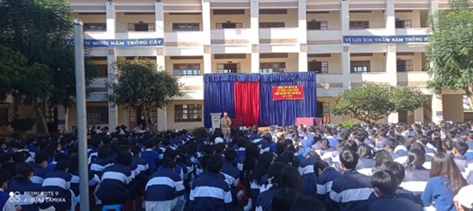 TRƯỜNG THPT LANG BIANG TỔ CHỨC CÁC HOẠT ĐỘNG HƯỞNG ỨNG NGÀY PHÁP LUẬT VIỆT NAM NĂM 2023