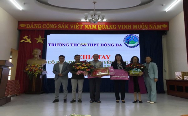 CĐCS TRƯỜNG THCS &THPT ĐỐNG ĐA TỔ CHỨC GẶP MẶT CHIA TAY CBQL CHUYỂN CÔNG TÁC VÀ GIÁO VIÊN NGHỈ HƯU