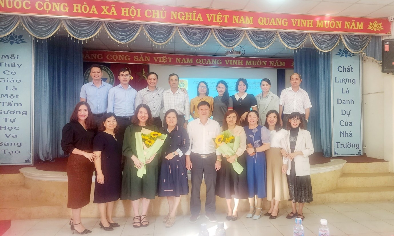 CÔNG ĐOÀN TRƯỜNG THPT BẢO LỘC BÀN GIAO CÔNG TÁC CÔNG ĐOÀN