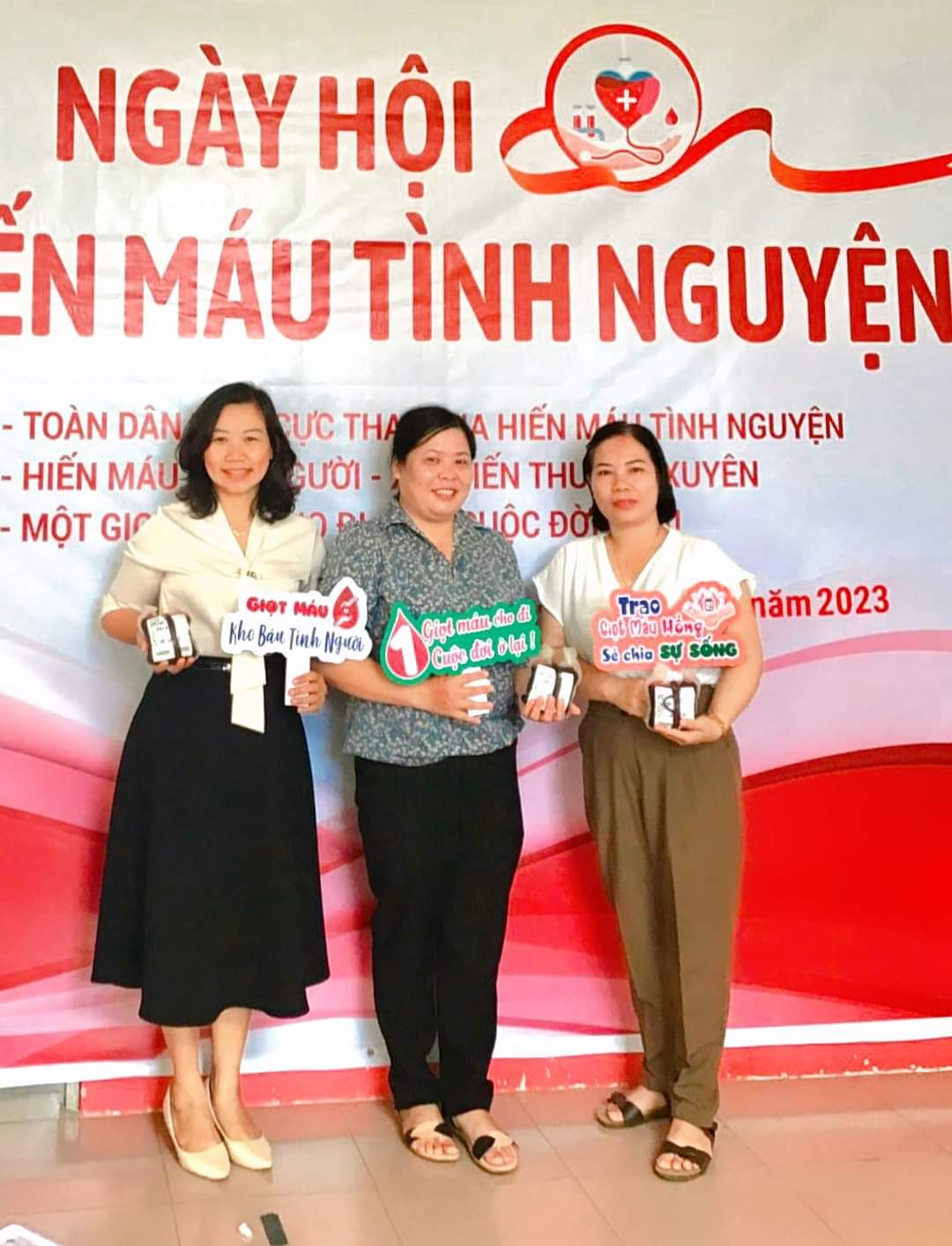 MỘT GIỌT MÁU CHO ĐI, MỘT CUỘC ĐỜI Ở LẠI