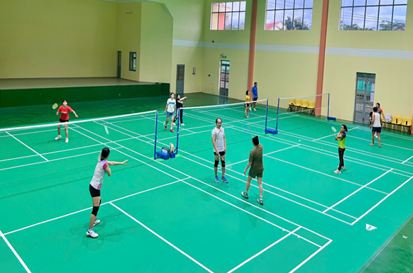 PHONG TRÀO LUYỆN TẬP CẦU LÔNG TẠI CÔNG ĐOÀN CƠ SỞ TRƯỜNG THPT PHAN BỘI CHÂU 