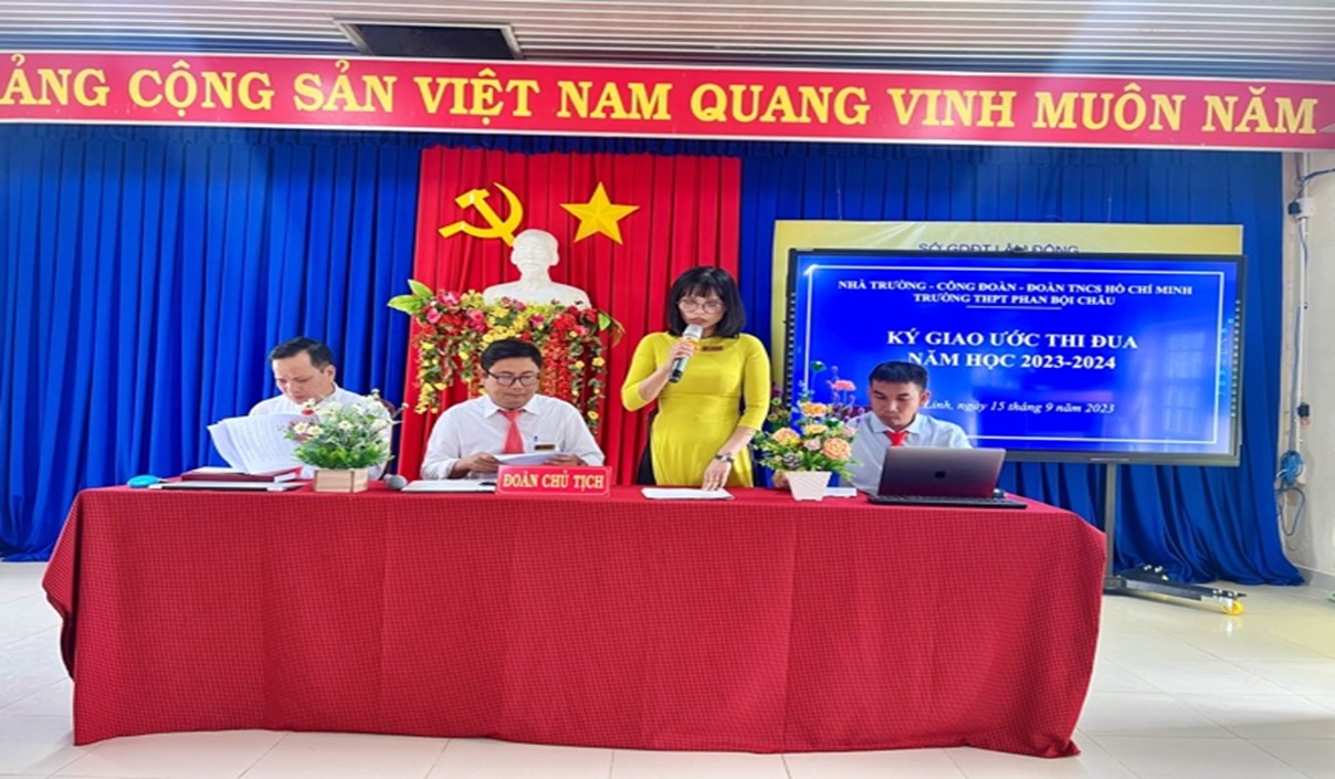 TRƯỜNG THPT PHAN BỘI CHÂU TỔ CHỨC HỘI NGHỊ CÁN BỘ, VIÊN CHỨC NĂM HỌC 2023-2024